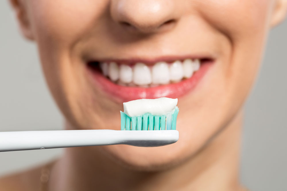 5 Tips to Whiten Teeth at Home